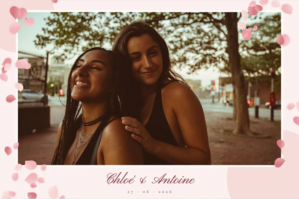 Tirage photobooth avec le cadre Pluie de pétales